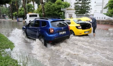 Meteoroloji ‘Sarı’ Kodlu Uyarı Vermişti: Mersin ve Antalya Sular Altında!