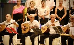 Didim Türkü Grubu Yaz Konseri büyük beğeni topladı