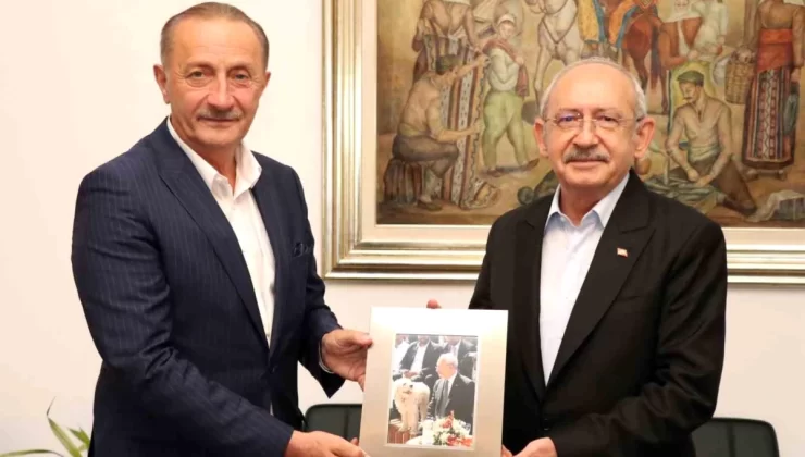Didim Belediye Başkanı A.Deniz Atabay, CHP Genel Başkanı Kemal Kılıçdaroğlu’nu ziyaret etti