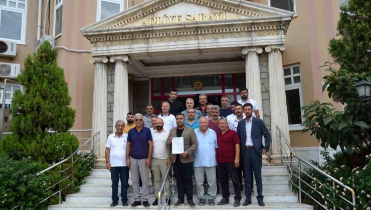 MHP Didim İlçe Başkanı Mustafa Sağdıç ve yeni yönetim kurulu üyeleri mazbatalarını aldı