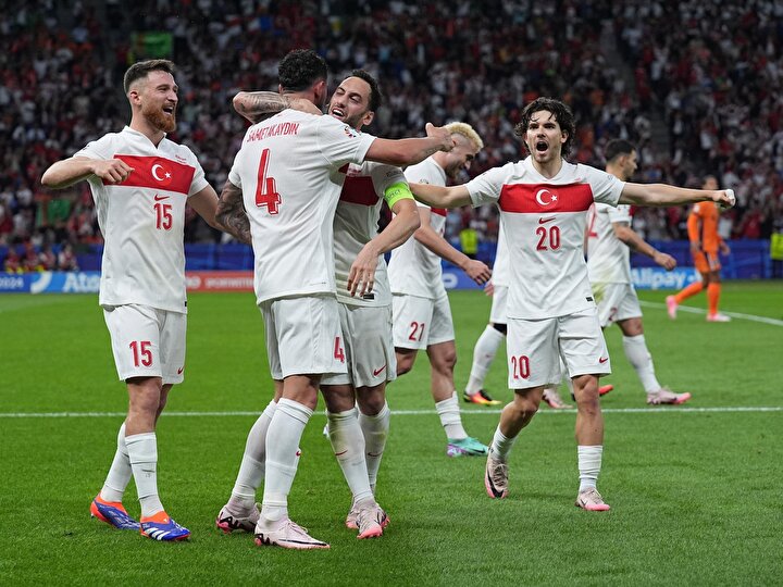 Ay-yıldızlıların tek golünü 35. dakikada Samet Akaydin attı.