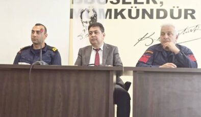 Didim’de ba­lık­çı­la­ra yö­ne­lik bil­gi­len­dir­me top­lan­tı­sı dü­zen­len­di