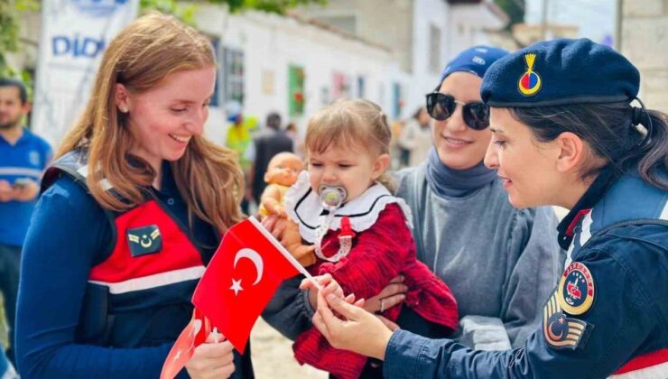 Jandarma Didim’de vatandaşları bilgilendirdi