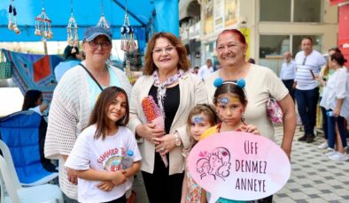 Başkan Gençay, Anneler Günü dolayısıyla kurulan stantları ziyaret etti