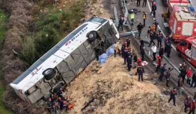 Antalya’da yolcu otobüsü devrildi: 8 ölü, 26 yaralı