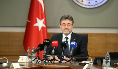 Bakan Yumaklı’dan Aydınlı üreticilere destek mesajı