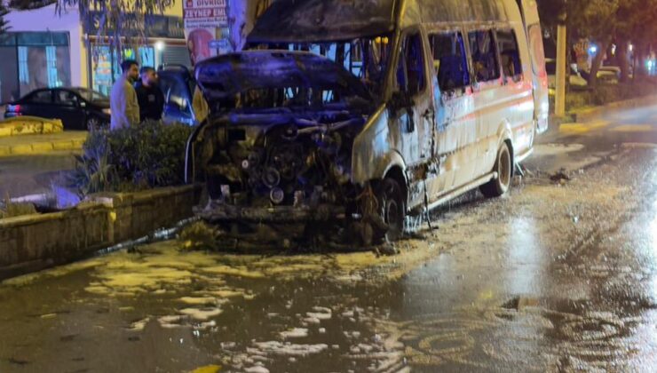 Didim’de dolmuş alevler içinde kaldı