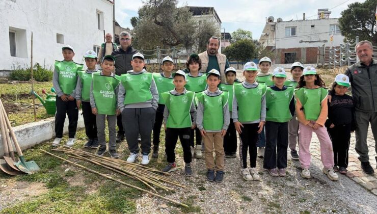 Akyeniköylü öğrenciler, Orman haftasında fidan dikti