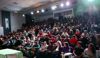 Didim’de ‘Kadın Kadına Özgürlük’ Oyunu Yoğun İlgi Gördü