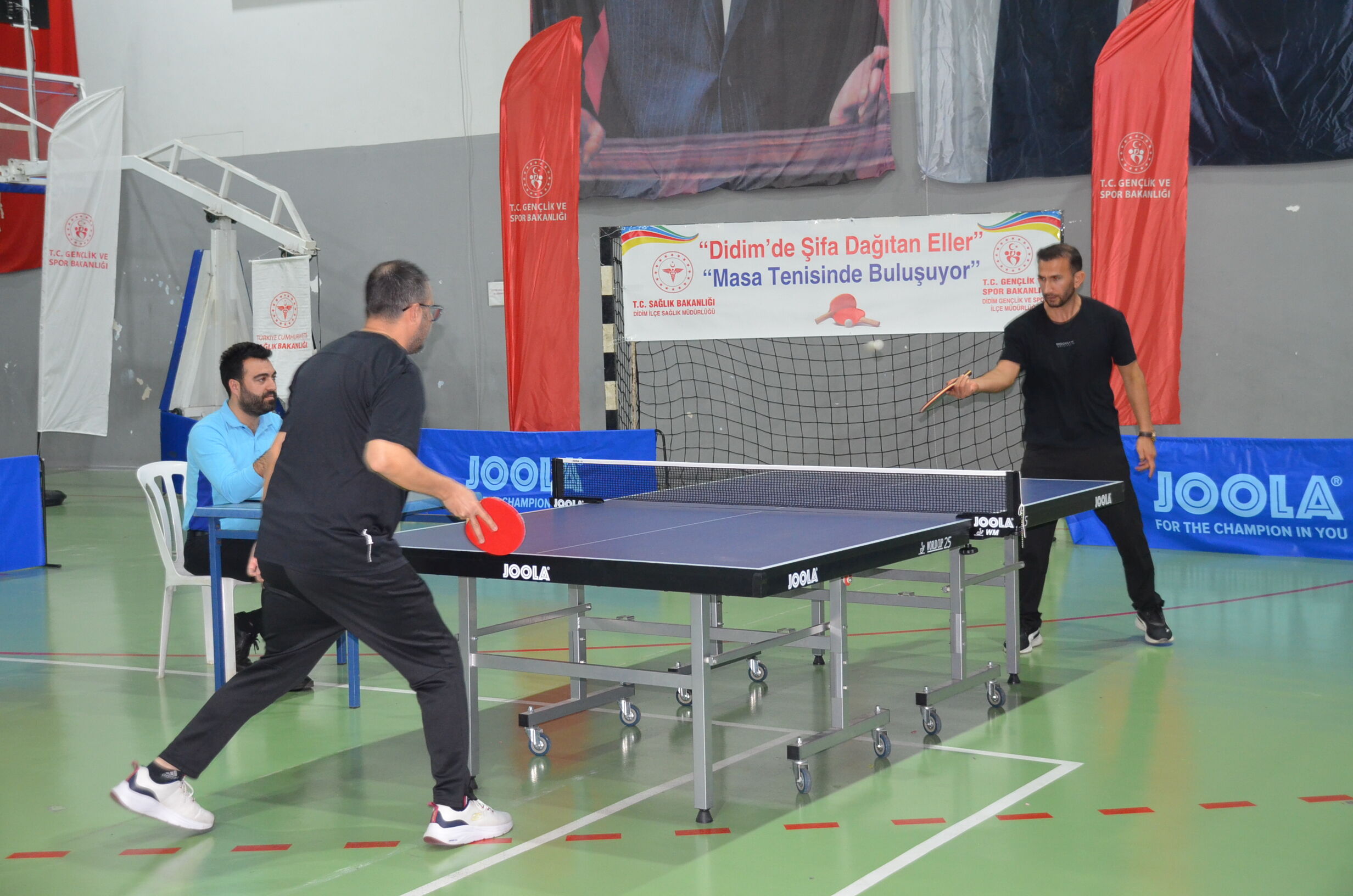 Didimde Saglik Calisanlari Masa Tenisi Turnuvasinda Stres Atiyor 650145 E2F990F585Ea0024263D3215Dc4421F2