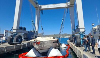 Bodrum’da marinadaki yangında batan 7 motoryatın enkazı kaldırılıyor
