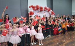 Didim Belediyesi minikleri 23 Nisanı kutladı