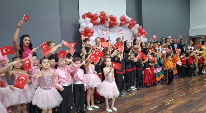 Didim Belediyesi minikleri 23 Nisanı kutladı