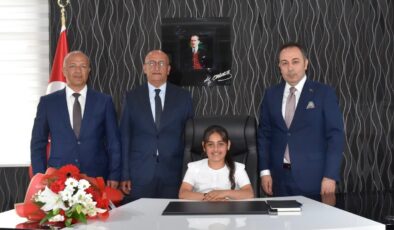 Didim Kaymakamlığı makamı Defne’ye emanet