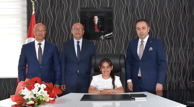 Didim Kaymakamlığı makamı Defne’ye emanet