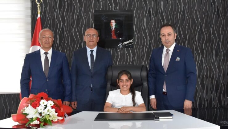 Didim Kaymakamlığı makamı Defne’ye emanet