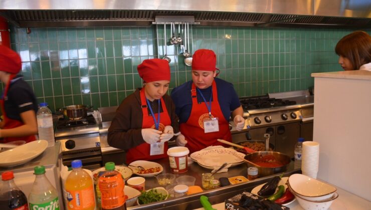 Genç Şefler, “Çökertme kebabı” ile hünerlerini sergiledi