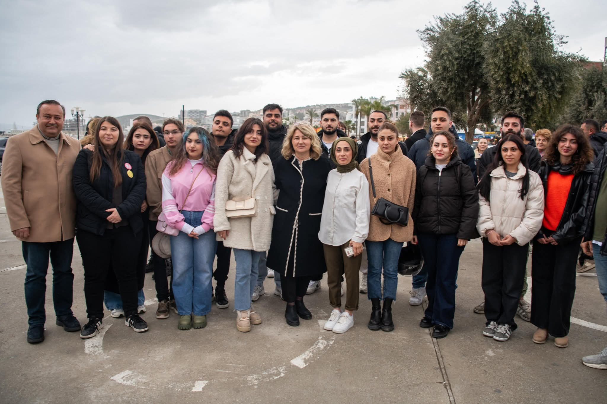 Kusadasinda Mektuplar Omer Baskan Icin Yaziliyor 652562 9C72Bfe209Dbcd682389169368E14Db4