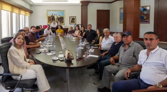 Didim Belediyesi’nde istifa depremi: Başkan Gençay ve 20 meclis üyesi CHP’den ayrıldı