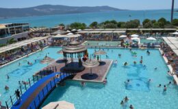Didim’de turist çok, esnafta iş yok